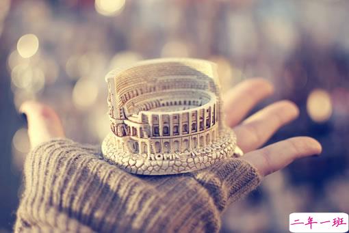 现实又很扎心的句子说说 不帮你是情理帮你是情分1