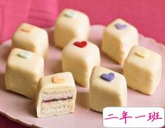 女生QQ空间说说大全: 别低头皇冠会掉,别落泪睫毛膏好贵