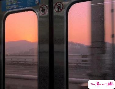 被伤得很深的说说女生大全 一颗心跌入谷底的句子1