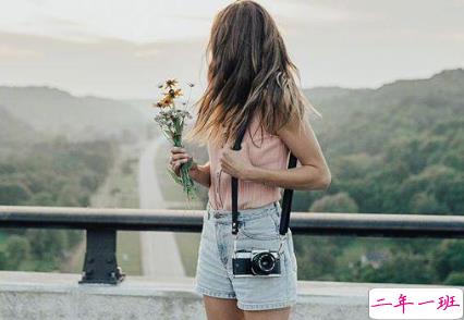 心痛整夜睡不着的说说 你是夜里让我辗转睡不着的原因1