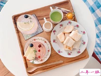 和闺蜜吃吃喝喝的文案 享受美食的心情句子1