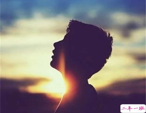 男生伤感说说大全痛哭流涕 男生真的受伤了的说说1