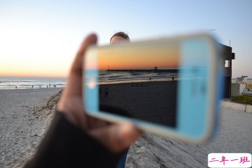 男生无奈心烦的心情短语 心情不好感到悲伤的男生说说1