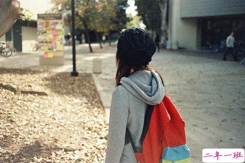 伤感而心痛绝望的说说大全 笑这世界太假笑自己太傻2