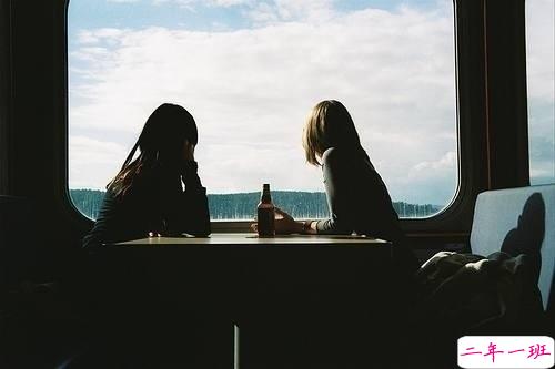 内心煎熬的伤感说说带图片 始终无法忘记他的虐心说说1