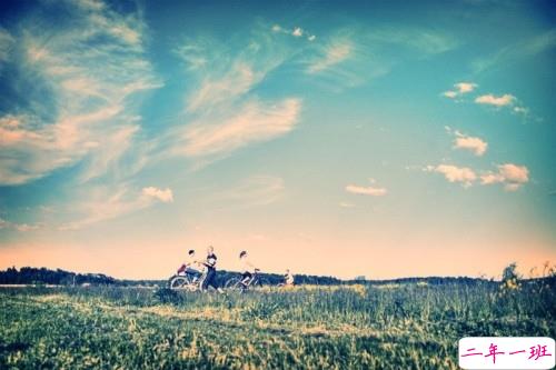 内心煎熬的伤感说说带图片 始终无法忘记他的虐心说说7