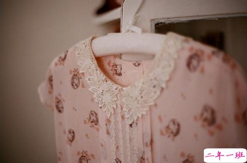 青春疼痛系伤感说说 关于逝去的青春忍不住泪流的伤感说说1