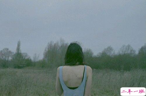 很难过但是还要学会坚强的伤感说说 2018很伤感的说说大全2