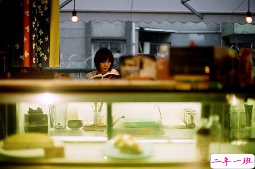 关于青春的淡淡伤感说说 我们含着泪一读再读青春这本仓促的书2