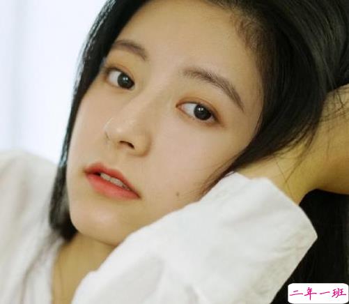 忧伤难过的说说适合一个人发 有的话只能哽在喉咙里烂在心里2