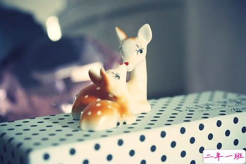 有些伤感的很现实的适合寂寞时候发的句子 原来我和我的影子都在想你1