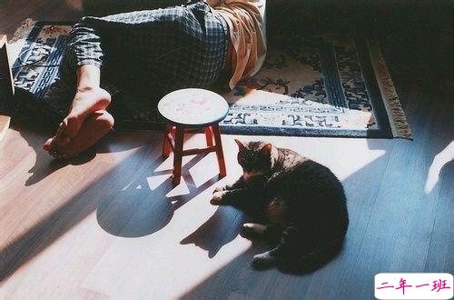 暗恋一个人伤感心酸的说说 友情以上恋人未满1