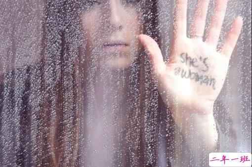 久久无法释怀的心痛说说 看透了的爱情伤感说说1