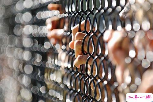 故作坚强的伤感说说一个人 难过不声张有事自己扛1