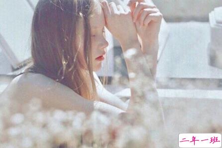 ​暗恋一个人是什么感觉的说说心情 看一眼就记住的人怎么甘心做朋友1