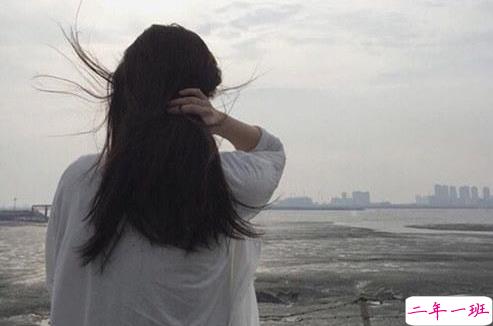 一个人孤独伤感的说说醉酒：后来熬夜成瘾，也习惯无人关心1