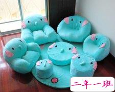 心里委屈的说说：以前的打打闹闹，变成了现在的礼貌一笑