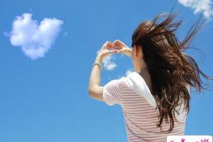 伤感的句子说说心情：明明只删了一个你，却空了一整个列表