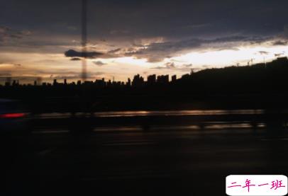 整夜失眠的心情说说 伤心的夜睡不着的说说1