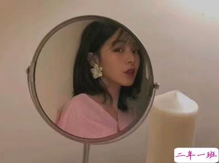 女生发自拍的说说好听有趣 微信朋友圈自拍配文可爱大全1