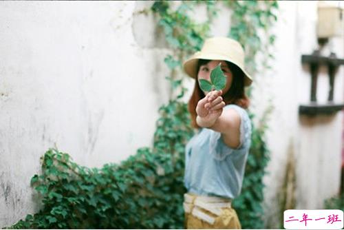 缅怀过去回忆逝去的青春的心情说说 有些惆怅忧伤的关于思念的心情说说2