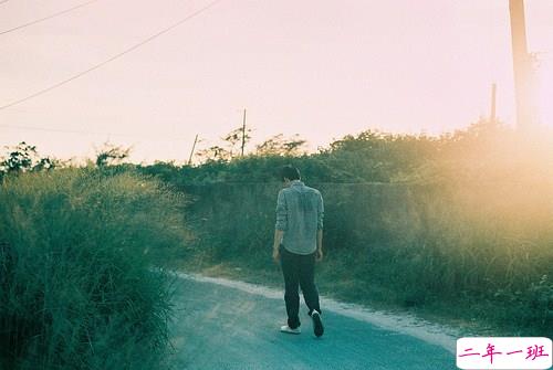 从你的青春路过有些伤心的心情说说 心累了怀念逝去青春的心情说说1