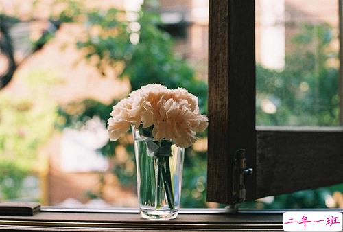 爱一个人很孤独寂寞忧伤的心情说说 浓浓的心酸掩不住的伤感心情说说2