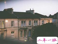 关于感情的心情说说 最辛苦的不是两地相隔而是明明相爱却不敢想未来