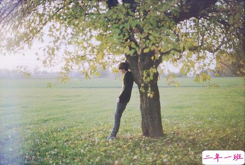 一个人独处时候的孤独寂寞心情说说 怪我没能力跟随你去的方向2