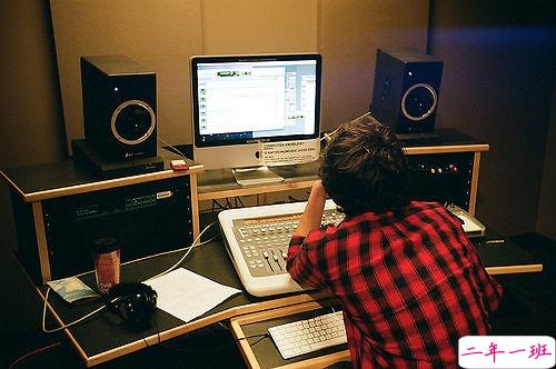 心情不好烦躁时候发的说说 可我整夜的失眠闭眼都是你的脸2