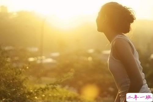 心情很混乱的说说2018女生 你就连眼睛都带着笑意1