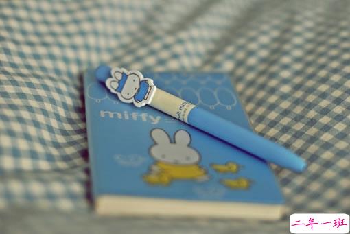 简单又干净的英文说说带中文翻译 Just a kiss for you1