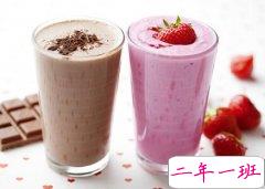 现实的QQ说说：枕头里藏满了发了霉的梦，梦里住满了无法拥有的人