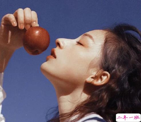 伤感文案短句扎心关于爱情 爱情中最扎心的情感语录1