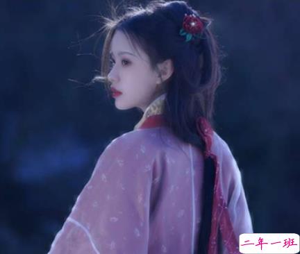 适合穿汉服说说文案好听 穿汉服拍照发朋友圈心情说说1