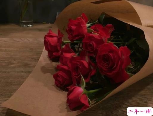 活的好累的压抑句子 很揪心让人心疼的文案1