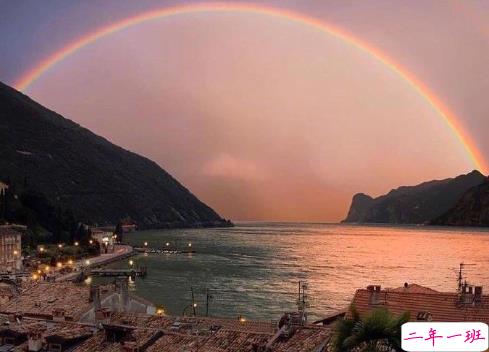 一眼就忘不掉的朋友圈文案简短 唯美而又文艺的短句精选1