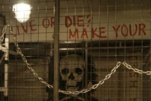 玩密室逃脱发朋友圈的句子 第一次玩密室的搞笑说说