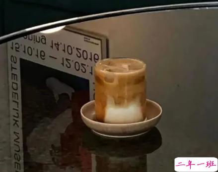 让人鼻子一酸的文案带图片 明知是场戏还要陪你演下去13