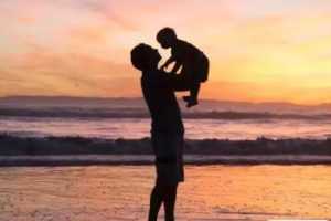 父子特别像的说说 发父子俩的照片的心情说说