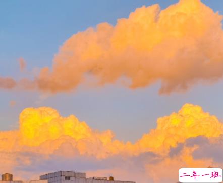 2022情人节幸福的爱情句子带图片 我把四季用来等你12