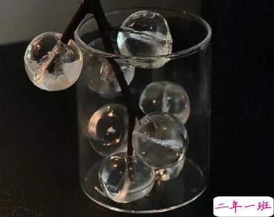 简单却很压抑的文案带图片 我在往前走为什么我还是会哭12