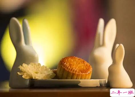 中秋节吃月饼的开心说说 2022中秋节吃月饼的发朋友圈的短句2